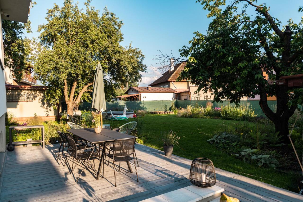 Отель K-House Липтовски-Микулаш Экстерьер фото