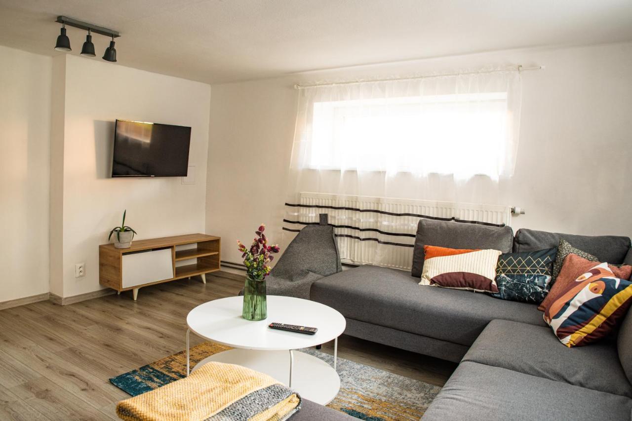 Отель K-House Липтовски-Микулаш Экстерьер фото